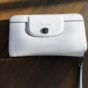 Longchamp pink wallet